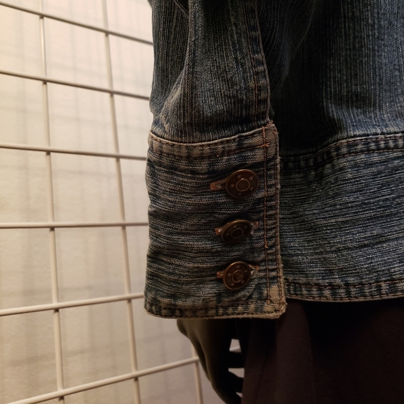 Bailey's Point Jean Jacket with Zipper Closure - Picture 7 of 8